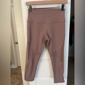 Alo yoga leggings rose color